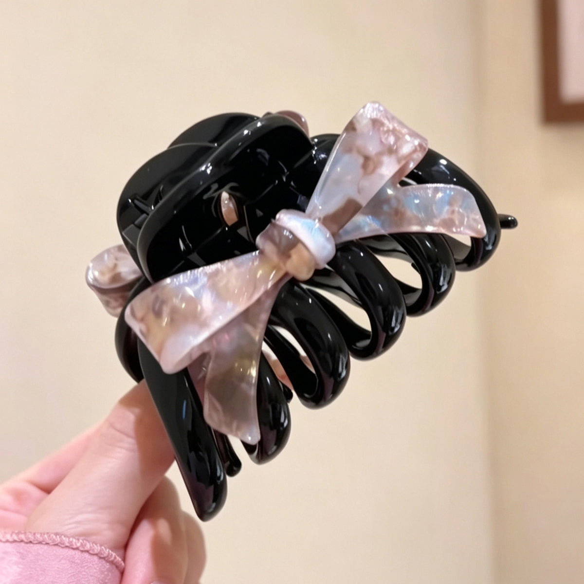 C廠【X939】 幻彩蝴蝶結南瓜大號鯊魚夾
 26.09-4「C廠-單筆結帳需滿，NT$500出貨(不含運費)」