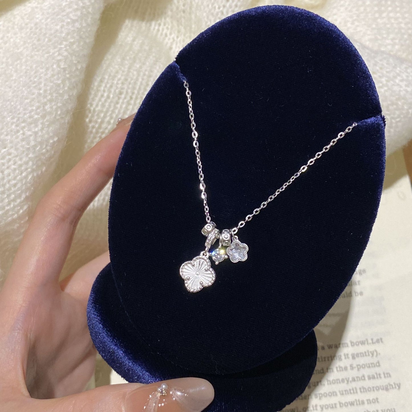 F廠【XDQ0012N】S925純銀鐳射四葉草項鍊女輕奢高級感閃鋯花朵精緻鎖骨鏈
 25.10-5