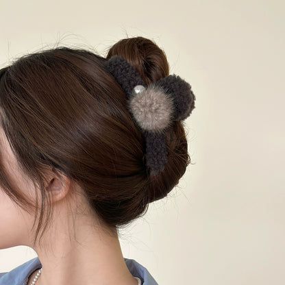 C廠【Y971】毛絨棕色珍珠抓夾大號女秋冬後腦勺髮量大頭飾鯊魚夾子髮夾高級感
 25.12-4「C廠-單筆結帳需滿，NT$500出貨(不含運費)」