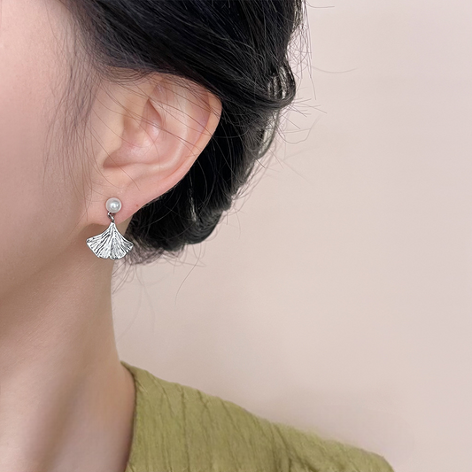 A廠【4660】小眾設計感銀杏葉耳環時尚輕奢玻璃珍珠肌理感樹葉通勤高級感耳飾
 26.04-3