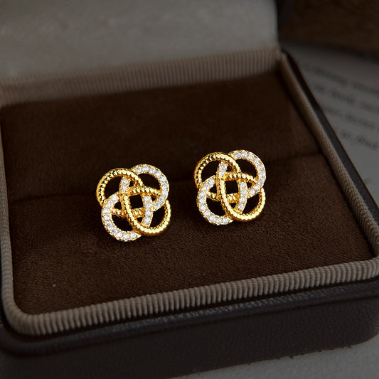 A廠【7465】時尚高級感微鑲鋯石幾何繩結方形鏤空電鍍銀針耳飾耳環女
 26.04-1