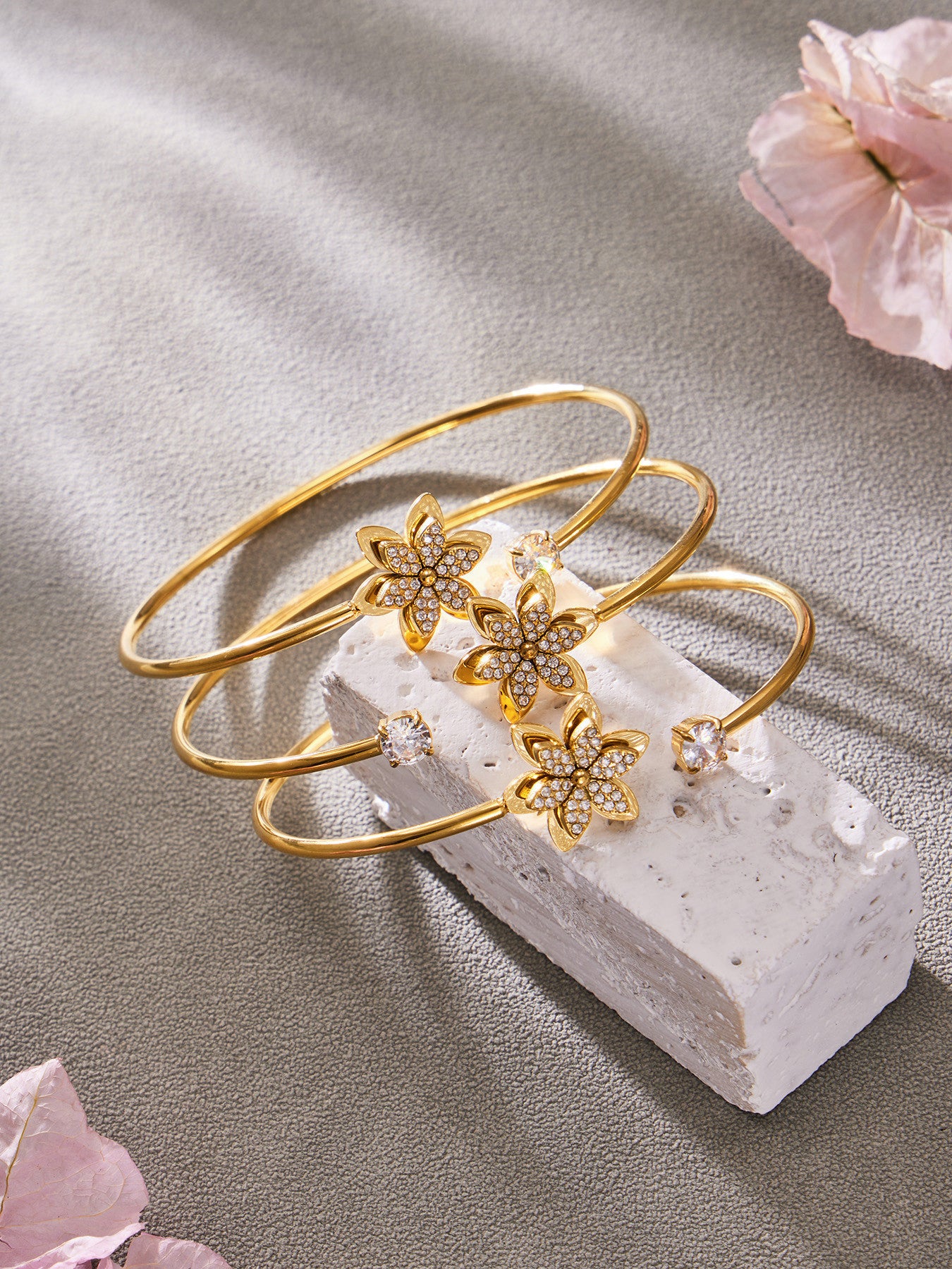 B廠【TXF545】歐美時尚5A鋯石雙層花朵愛心多吊墜項鍊氣質手鍊耳環戒指手鐲套裝
 26.02-4