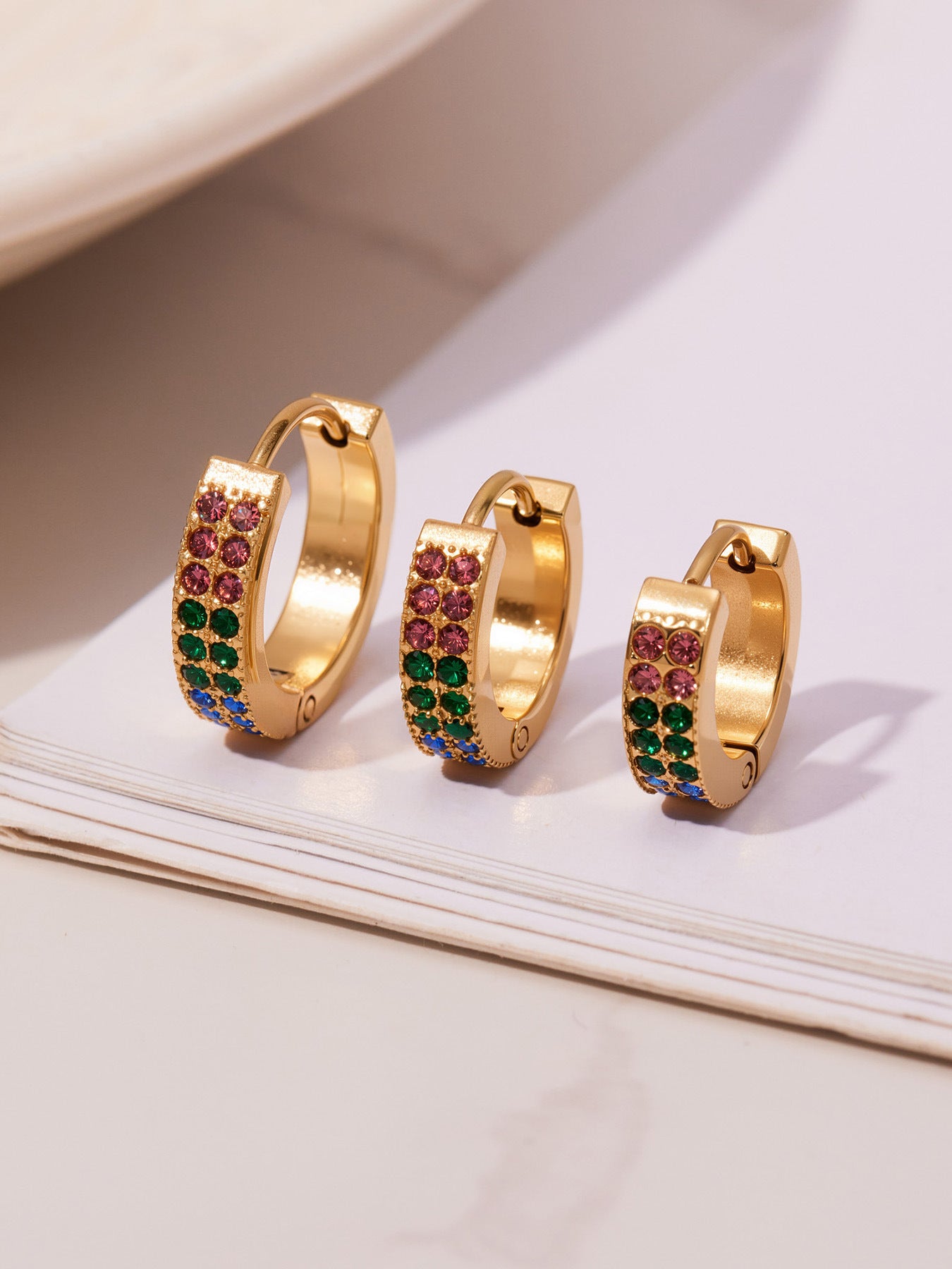 B廠【F798】簡約C型鑲彩鑽拼色鋯石耳扣不鏽鋼鍍18k真金輕奢小眾耳環女
 25.11-1