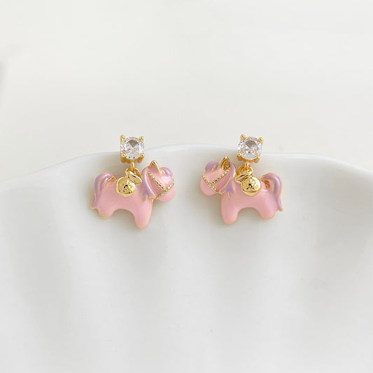 A廠【7244】原創溫柔甜美可愛粉紅小馬高顏值S925銀針鋯石彩繪琺瑯滴釉耳飾耳環
 25.12-3