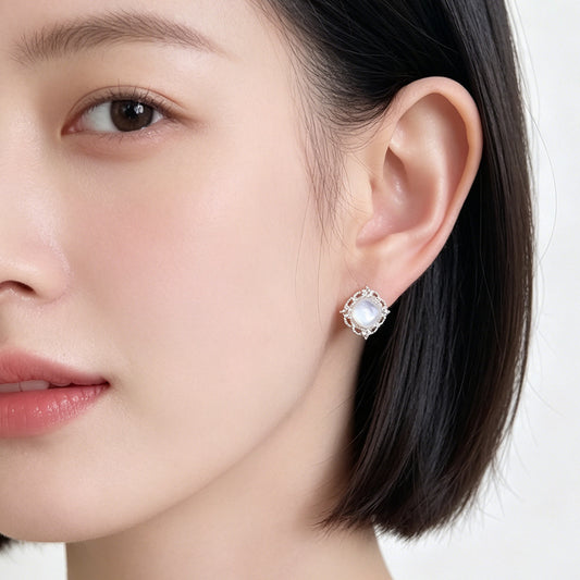 A廠【7766】白貝母方形蕾絲邊清新甜美微鑲鋯石幾何銀針耳環女新款耳飾 26.07-2