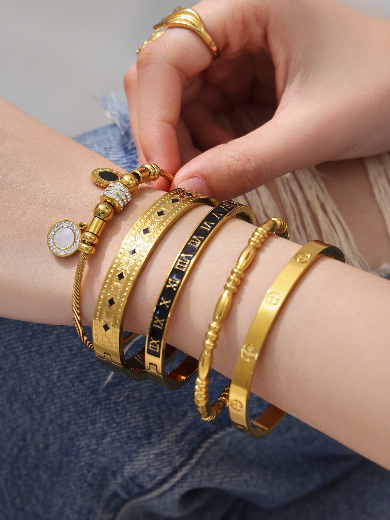 B廠【Z260】不鏽鋼羅馬數字滴油十字卡扣手鐲多款造型手環組合飾品鍍18k真金
 26.01-1