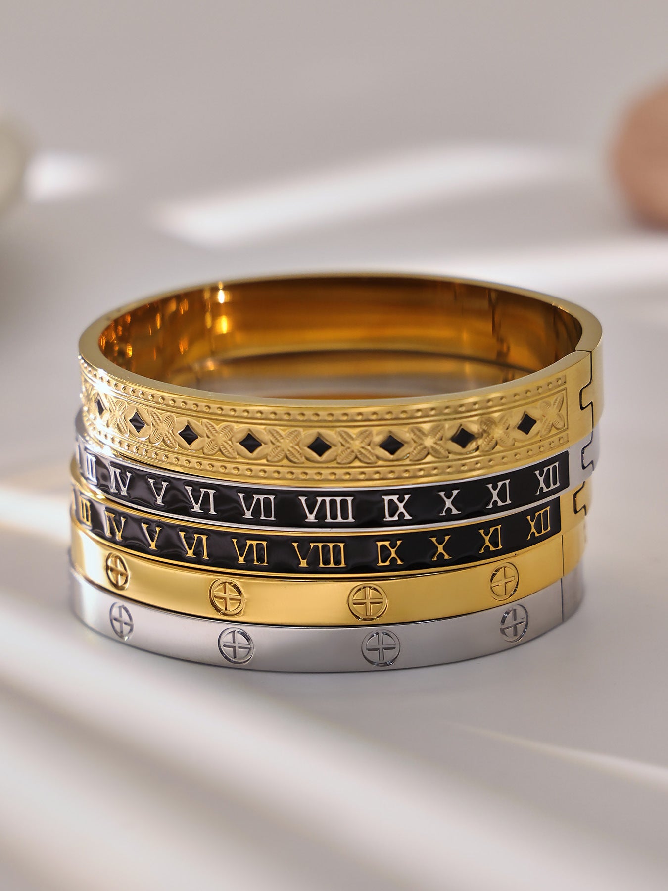 B廠【Z260】不鏽鋼羅馬數字滴油十字卡扣手鐲多款造型手環組合飾品鍍18k真金
 26.01-1