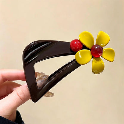 C廠【X343】氣質三角抓夾女紅珠花朵鯊魚夾高級感獨特盤髮夾2026新款漂亮髮飾
 26.05-4「C廠-單筆結帳需滿，NT$500出貨(不含運費)」