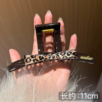 C廠【X532】豹紋蝴蝶結抓夾女高級感2026新款大號髮夾後腦勺髮量大鯊魚夾髮飾 26.07-1「C廠-單筆結帳需滿，NT$500出貨(不含運費)」