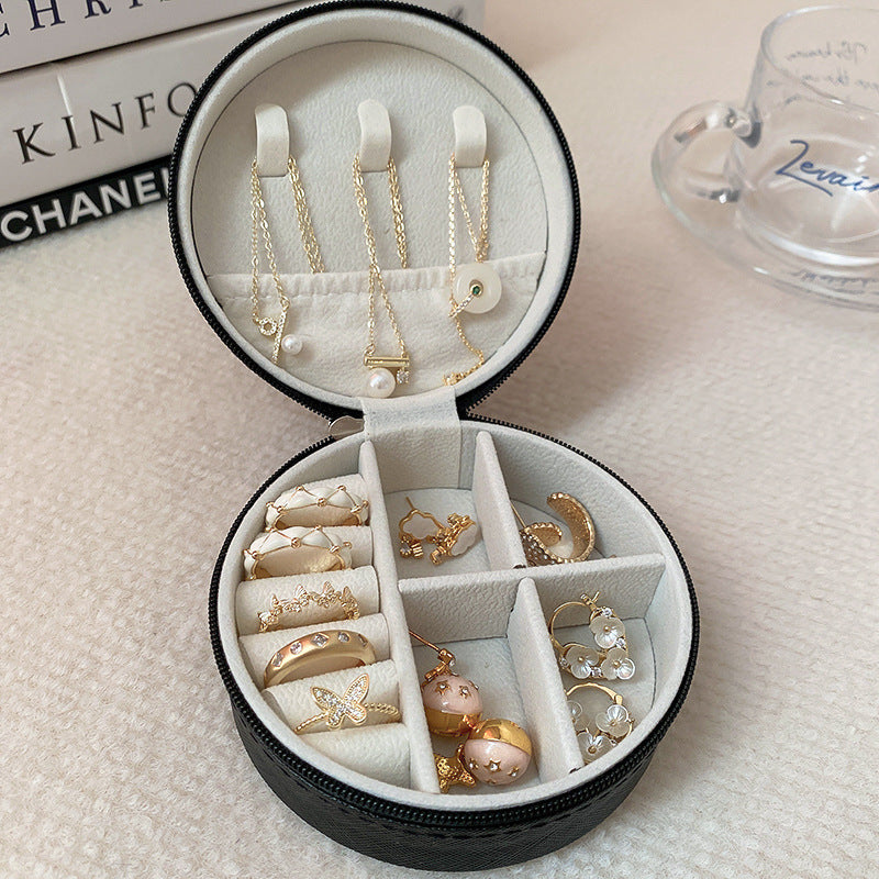 【不含飾品】【AQ113】純色簡約圓形首飾盒耳環戒指防塵收納盒手飾項鍊便捷時尚百搭