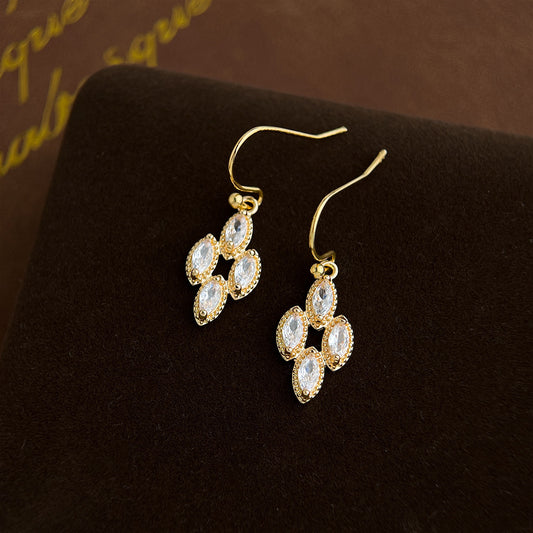 A廠【7520】時尚高級感輕奢風微鑲鋯石幾何菱形鏤空耳環飾品耳飾
 26.04-3