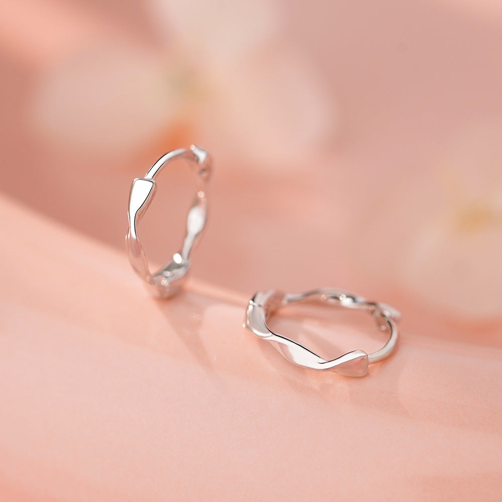 D廠【YC9437E】足銀S999簡約百搭麻花耳扣女小眾設計感輕奢高級感新款耳環
 25.11-4