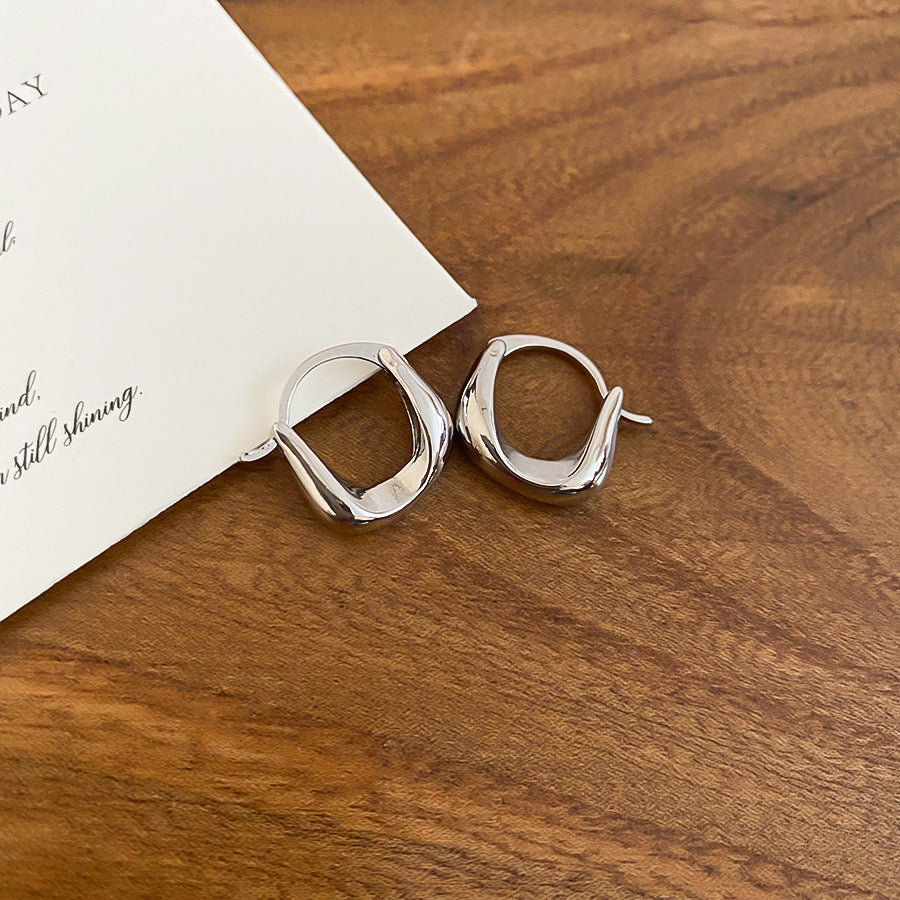 A廠【WE5033】18K真金電鍍U型耳扣休閒簡約冷淡風氣質耳環耳環輕奢高級感耳飾女
 25.10-5