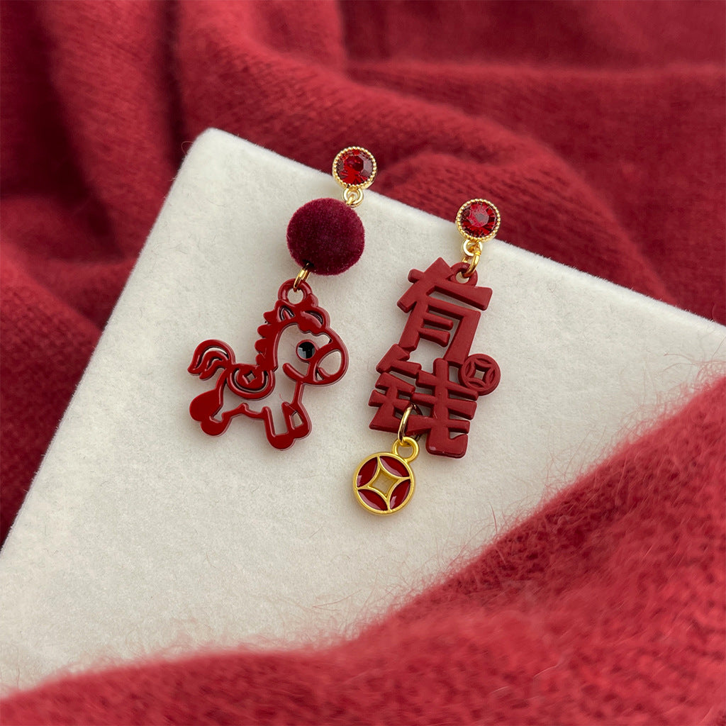 A廠【7375】馬上有錢國潮剪紙馬烤漆質感新年紅個性小眾民族風耳飾耳環女
 26.01-4