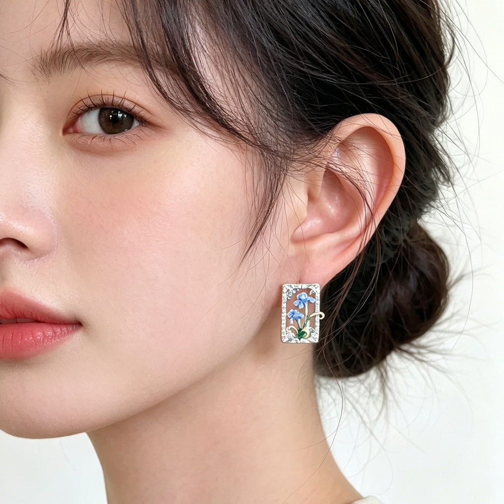 A廠【8112】琺琅滴釉鳶尾花彩繪微鑲鋯石方形花朵相框耳釘耳飾
 26.10-1